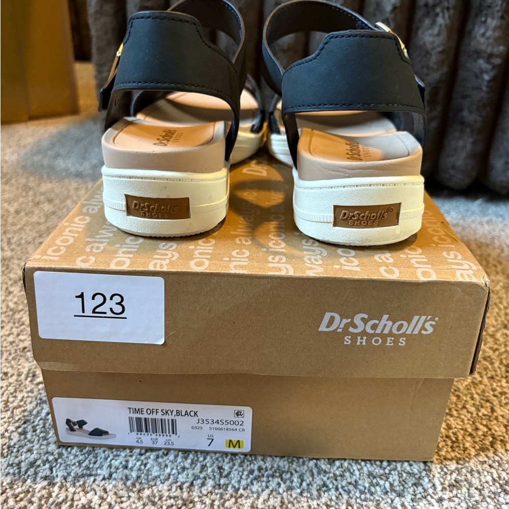 Dr Scholl’s Women’s Size 7 Black Sandals with Gold Buckle - Picture 4 of 6